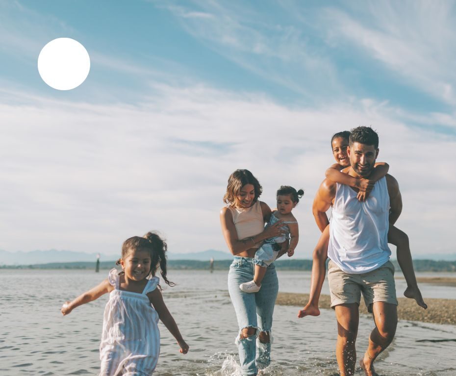 Moeder doet kettlebelltraining voor meer energie en balans" Zelfzorg inspireert een gezond gezin